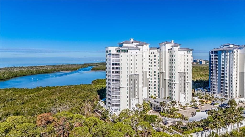295 Grande Way 702, Naples, FL 34110-31
