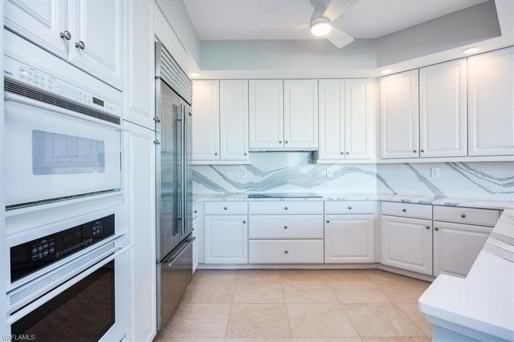 295 Grande Way 702, Naples, FL 34110-7