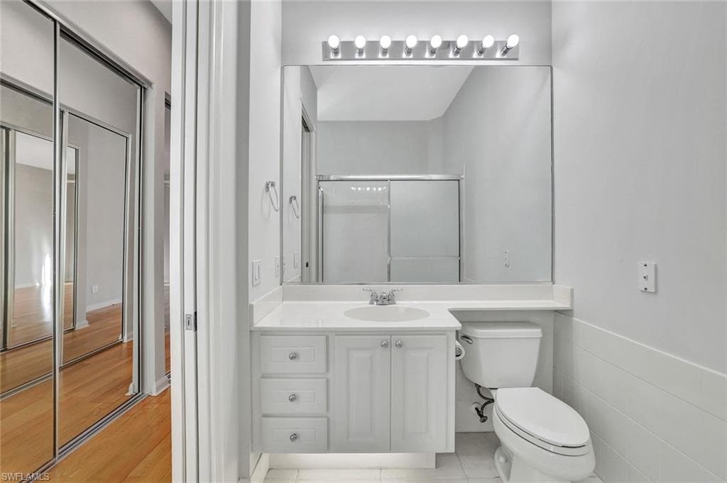 2918 Gilford Way, Naples, FL 34119-19