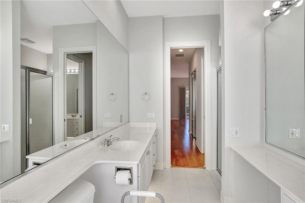 2918 Gilford Way, Naples, FL 34119-21