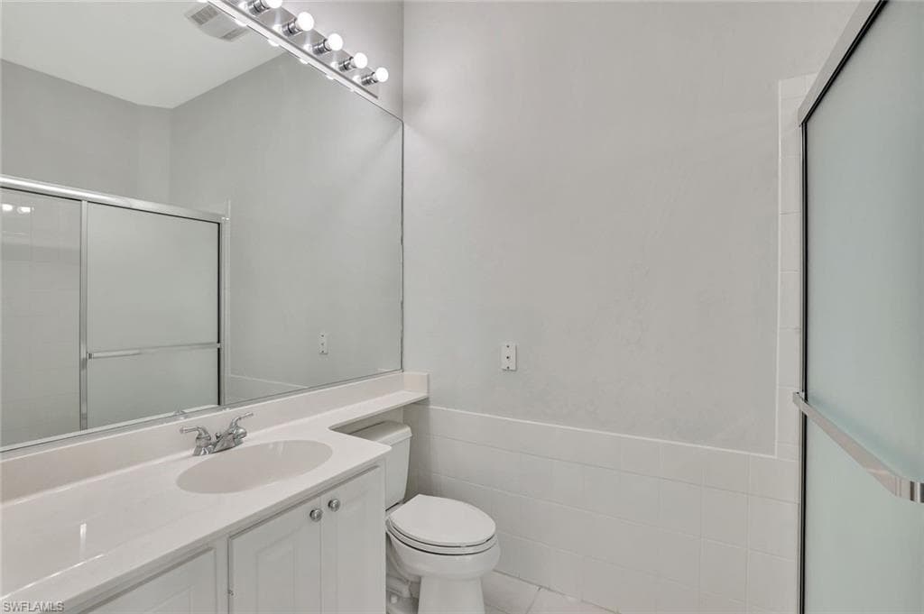 2918 Gilford Way, Naples, FL 34119-26