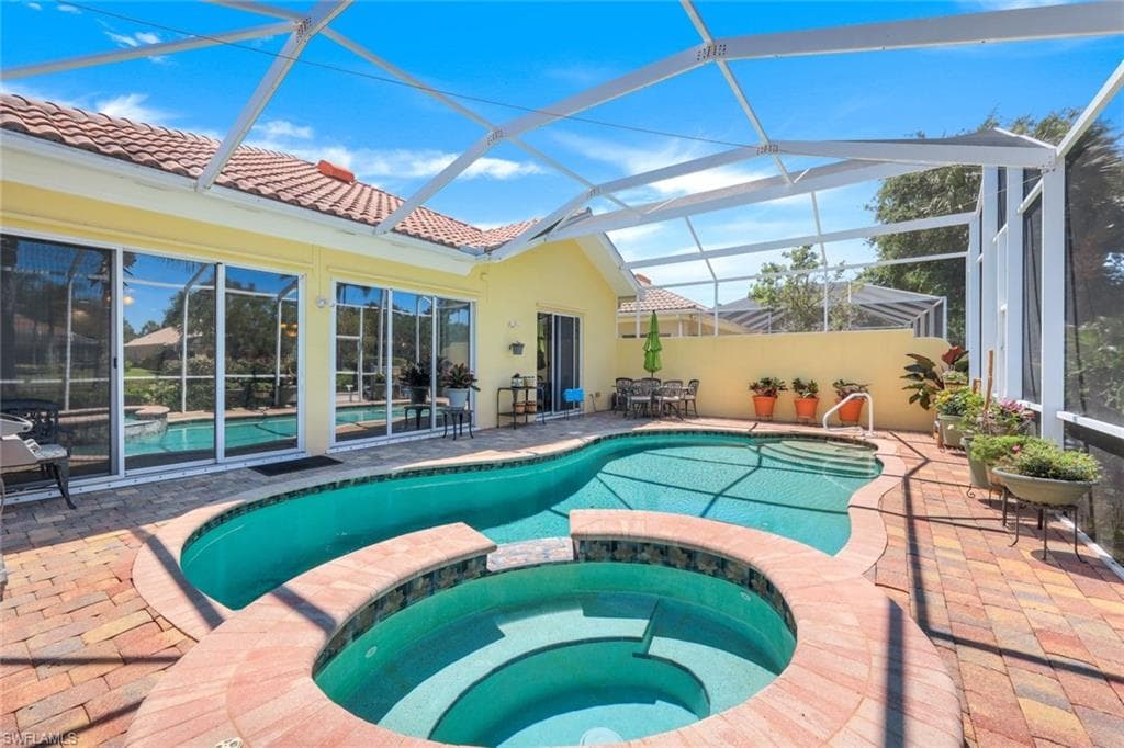 2918 Gilford Way, Naples, FL 34119-5