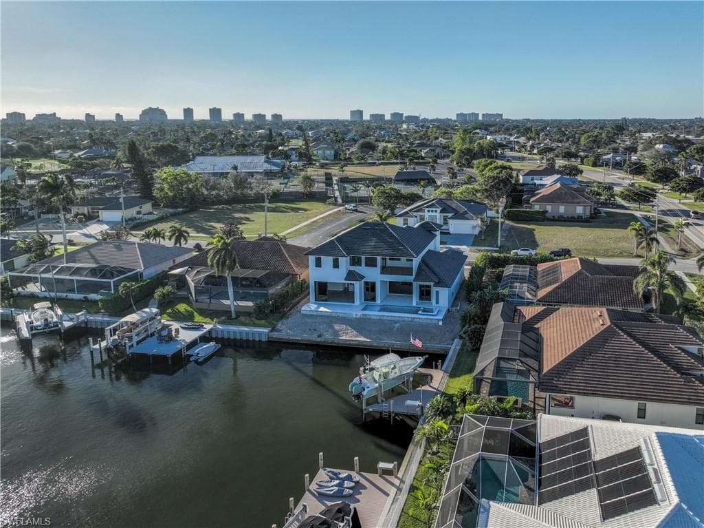 109 Gulfstream St, Marco Island, FL 34145-6