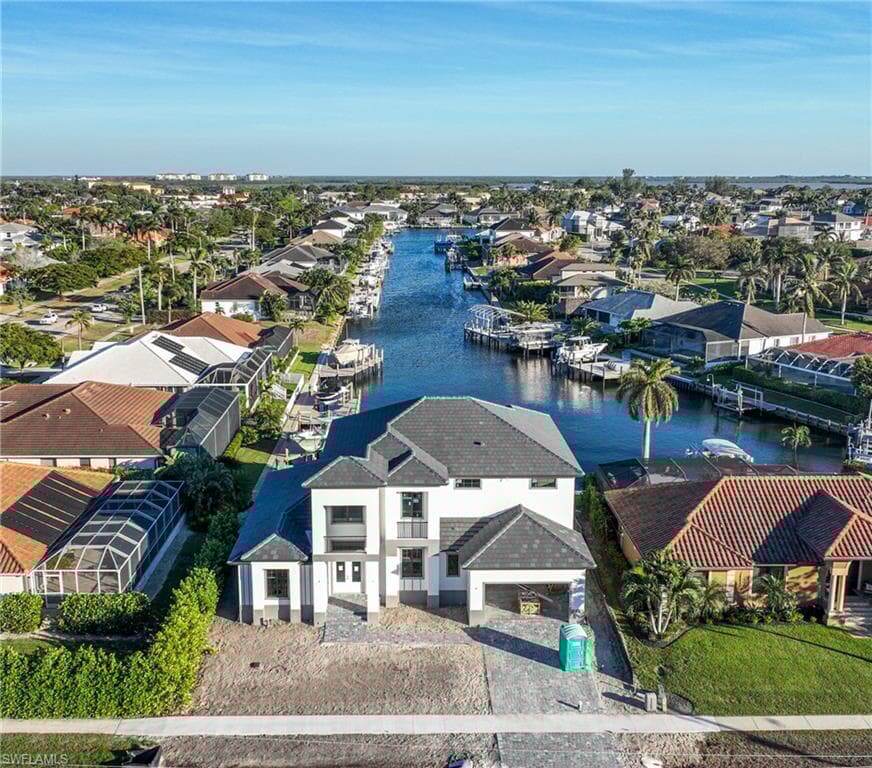 109 Gulfstream St, Marco Island, FL 34145-7