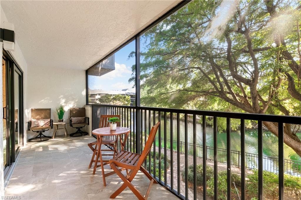 600 Neapolitan Way 257, Naples, FL 34103-17
