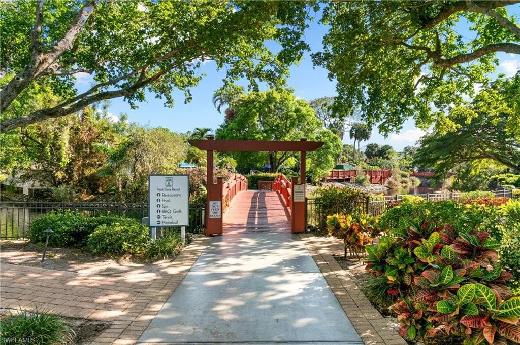 600 Neapolitan Way 257, Naples, FL 34103-21
