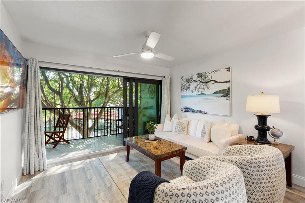 600 Neapolitan Way 257, Naples, FL 34103-3