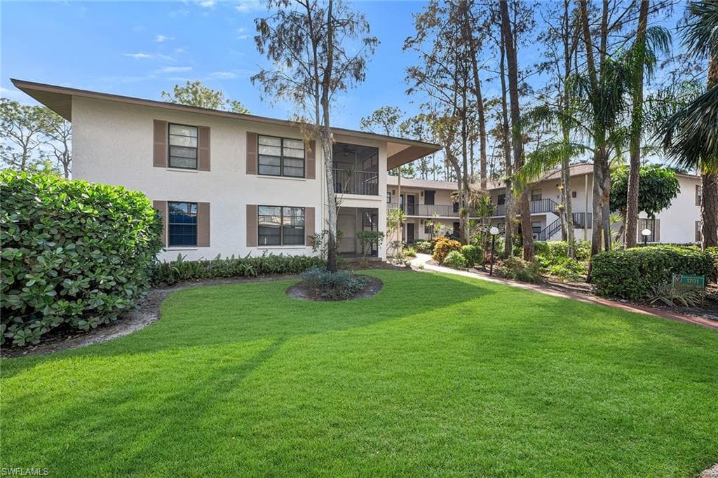 1701 Courtyard Way A-105, Naples, FL 34112-23