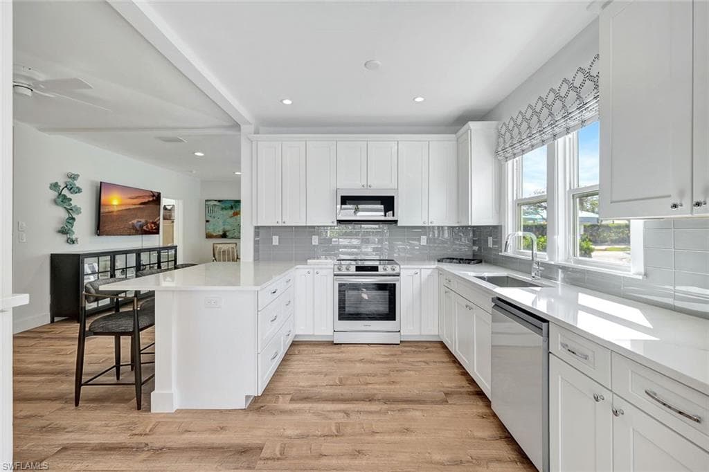 481 8th Ave S, Naples, FL 34102-17