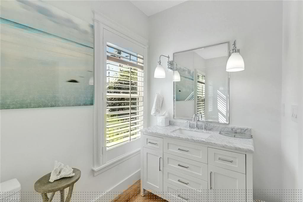 481 8th Ave S, Naples, FL 34102-26