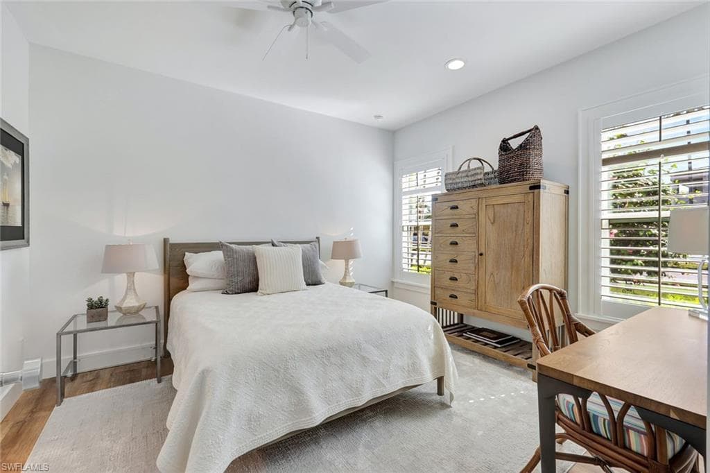 481 8th Ave S, Naples, FL 34102-27