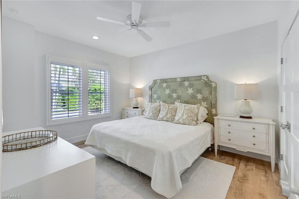 481 8th Ave S, Naples, FL 34102-29