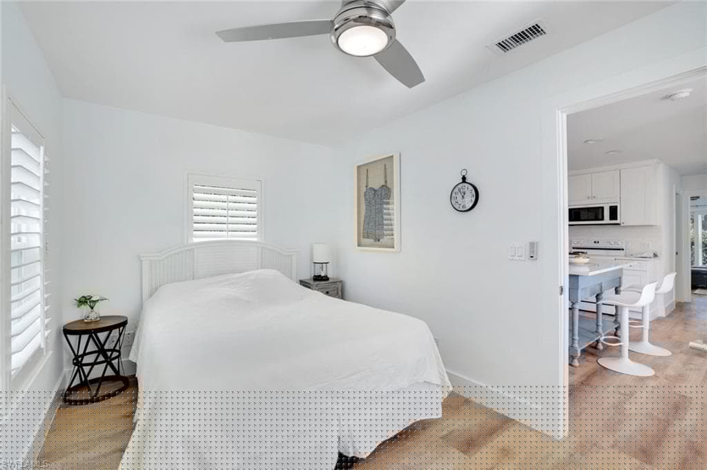 481 8th Ave S, Naples, FL 34102-41