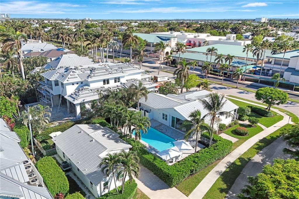 481 8th Ave S, Naples, FL 34102-47