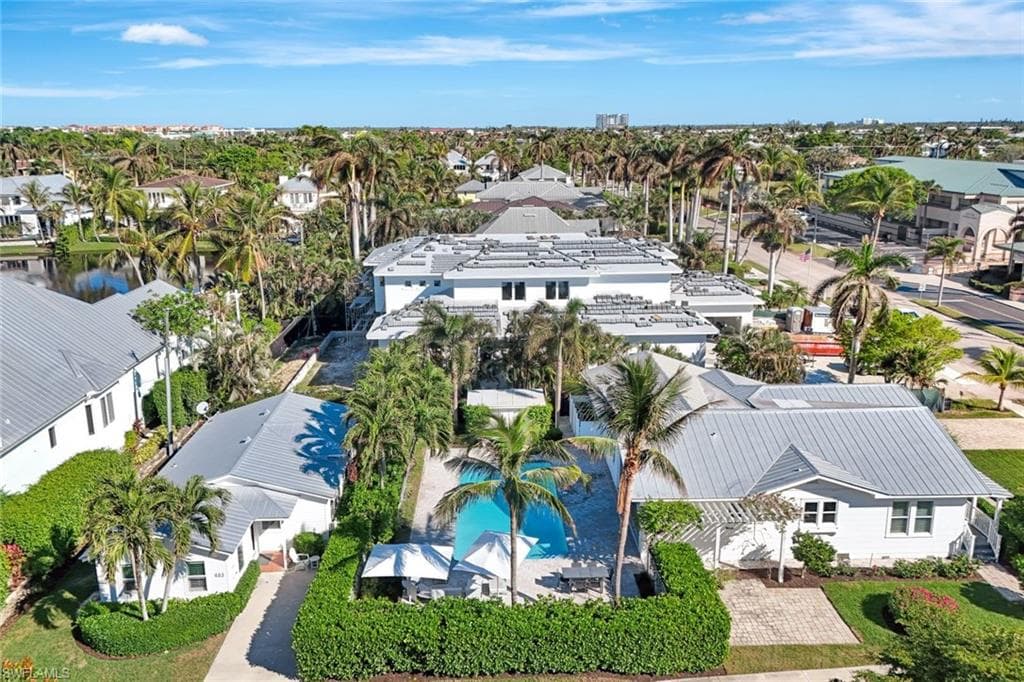 481 8th Ave S, Naples, FL 34102-48