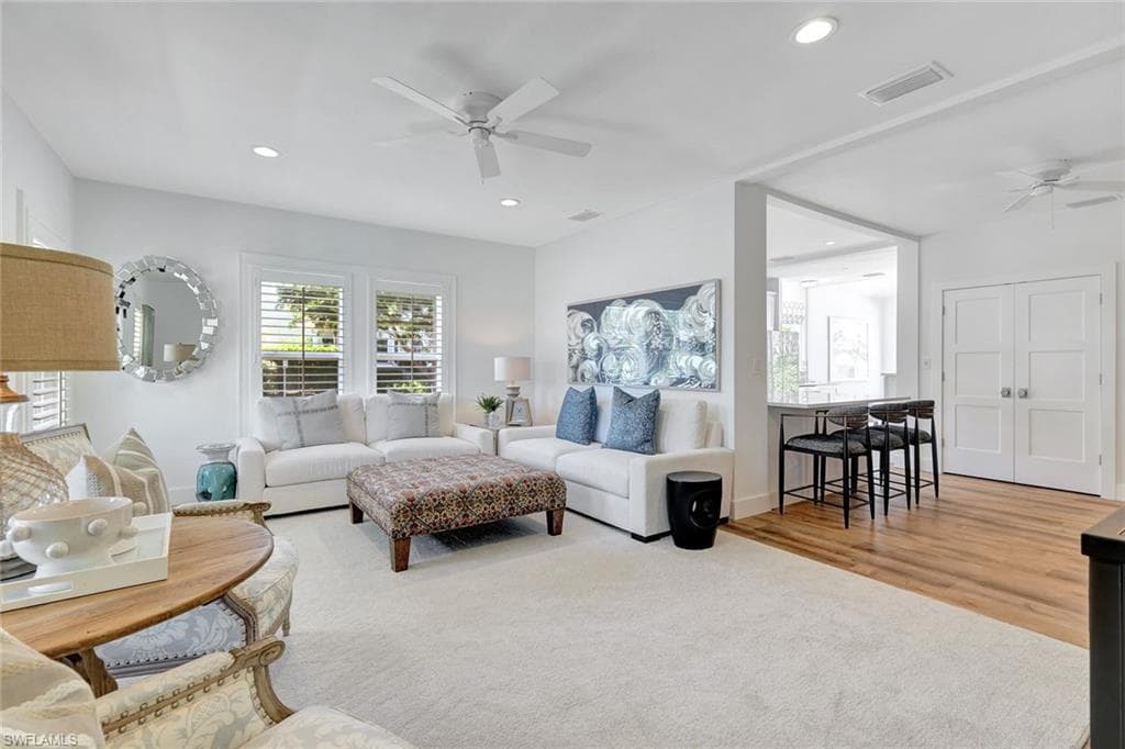 481 8th Ave S, Naples, FL 34102-7