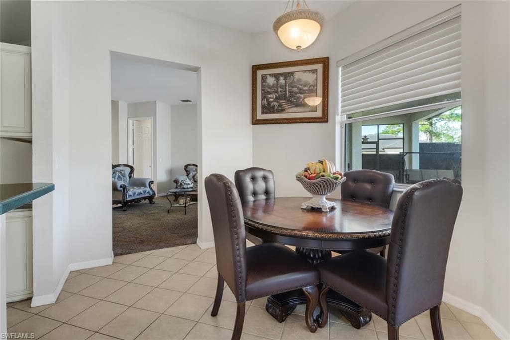 2041 24th Ave NE, Naples, FL 34120-9