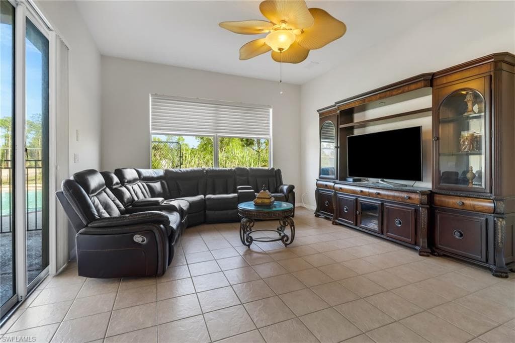 2041 24th Ave NE, Naples, FL 34120-13