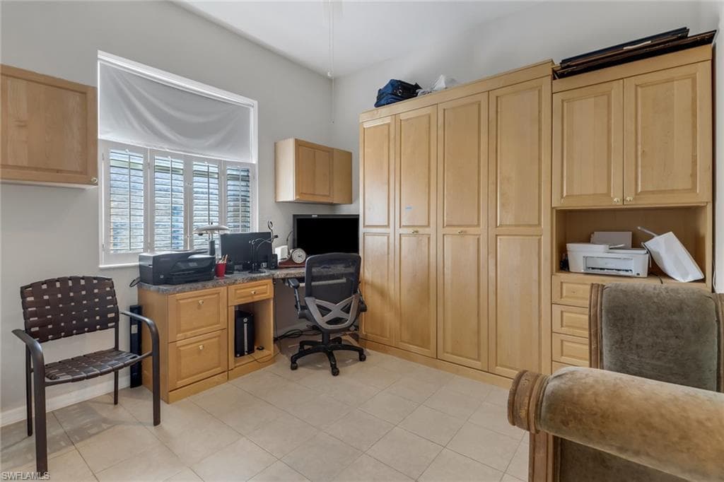 2041 24th Ave NE, Naples, FL 34120-17