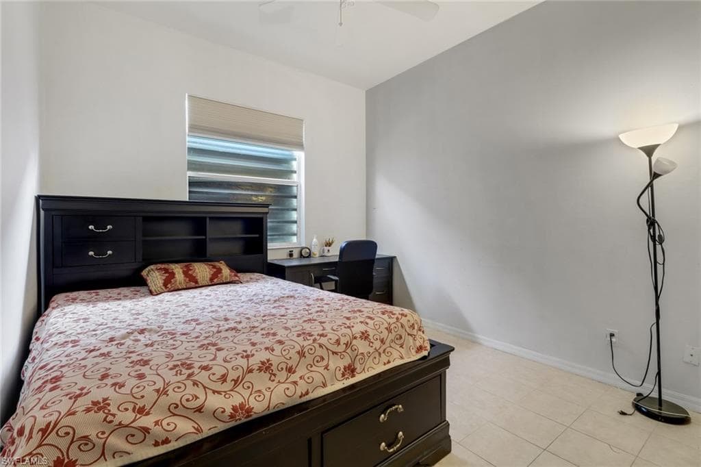 2041 24th Ave NE, Naples, FL 34120-18