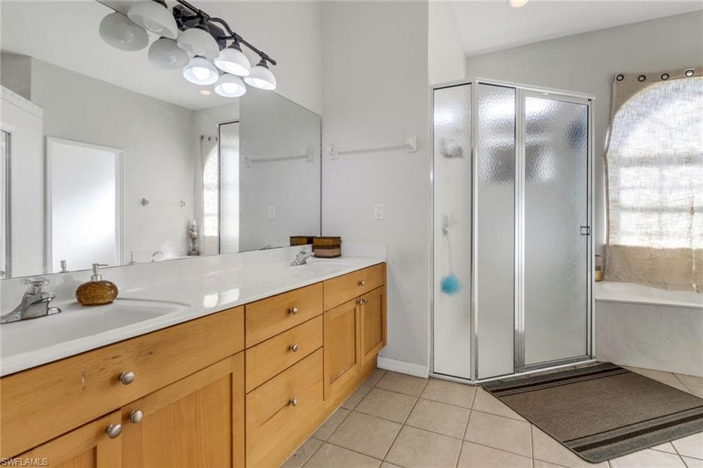 2041 24th Ave NE, Naples, FL 34120-23