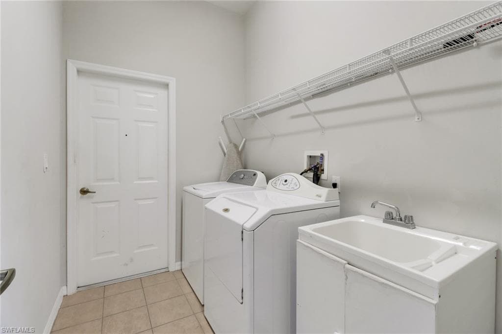 2041 24th Ave NE, Naples, FL 34120-24
