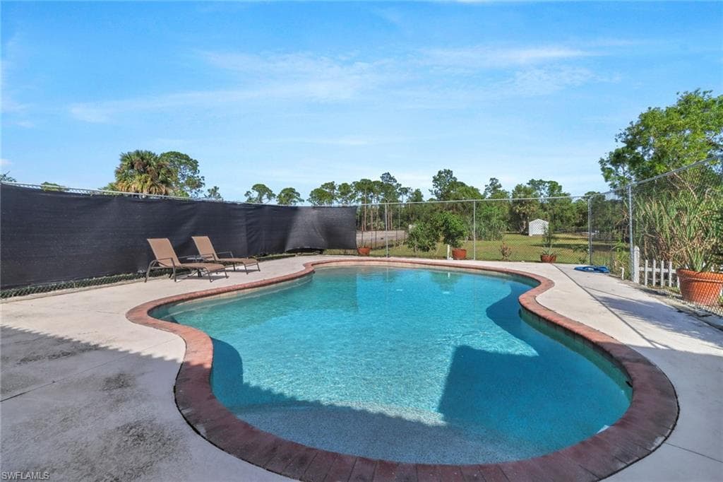 2041 24th Ave NE, Naples, FL 34120-26