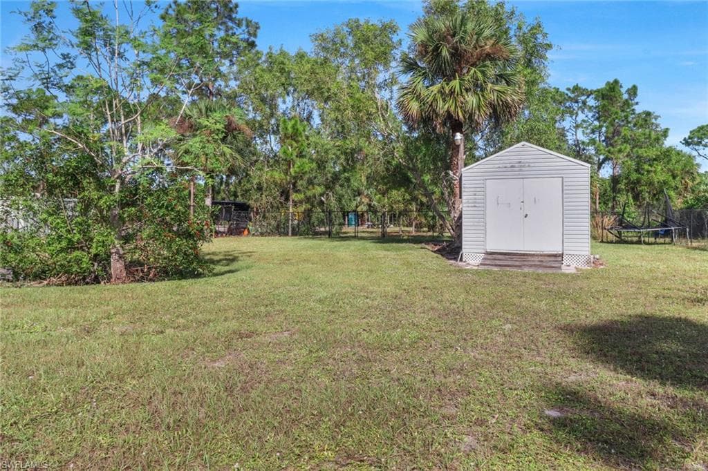 2041 24th Ave NE, Naples, FL 34120-30