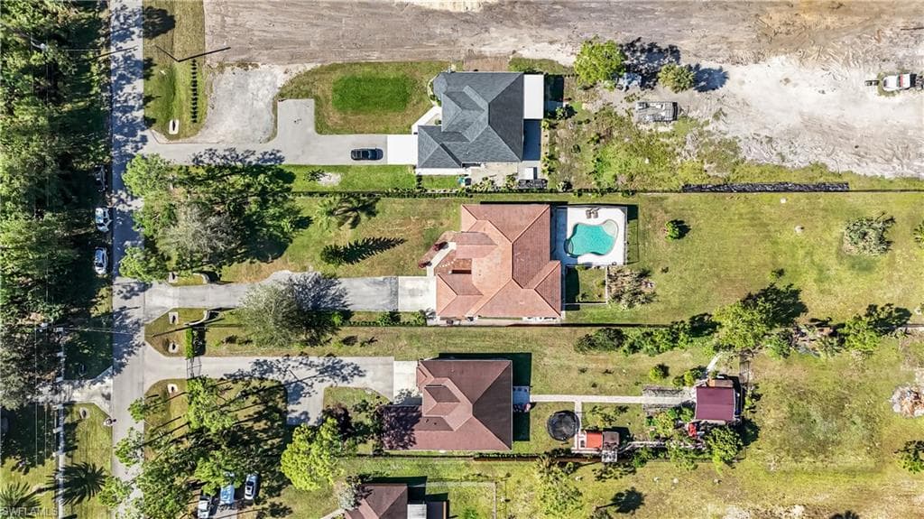 2041 24th Ave NE, Naples, FL 34120-33