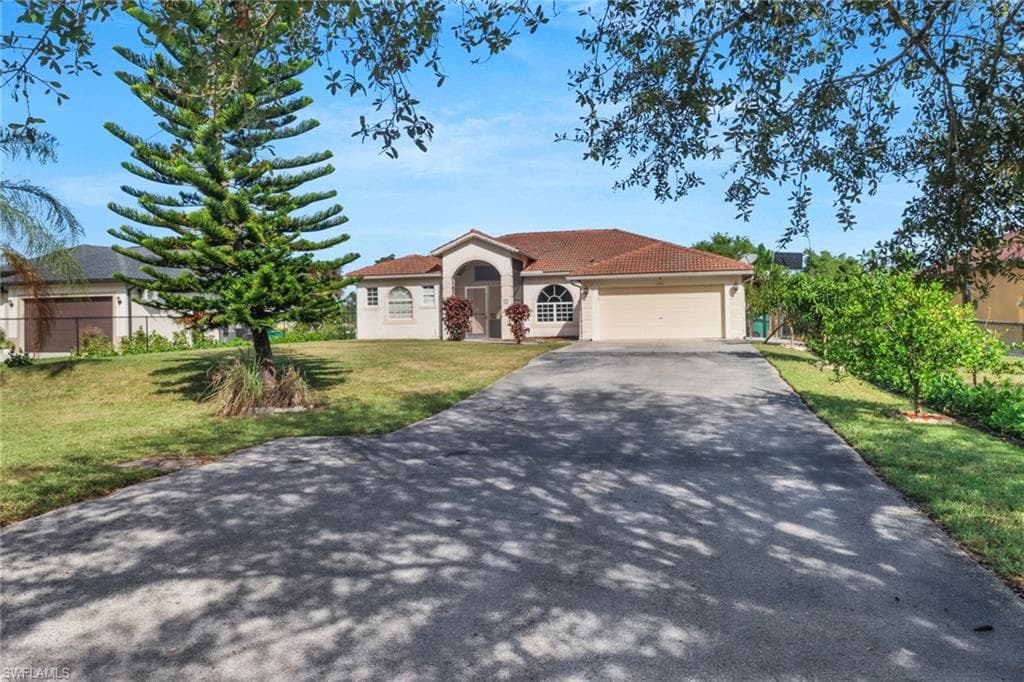 2041 24th Ave NE, Naples, FL 34120-4