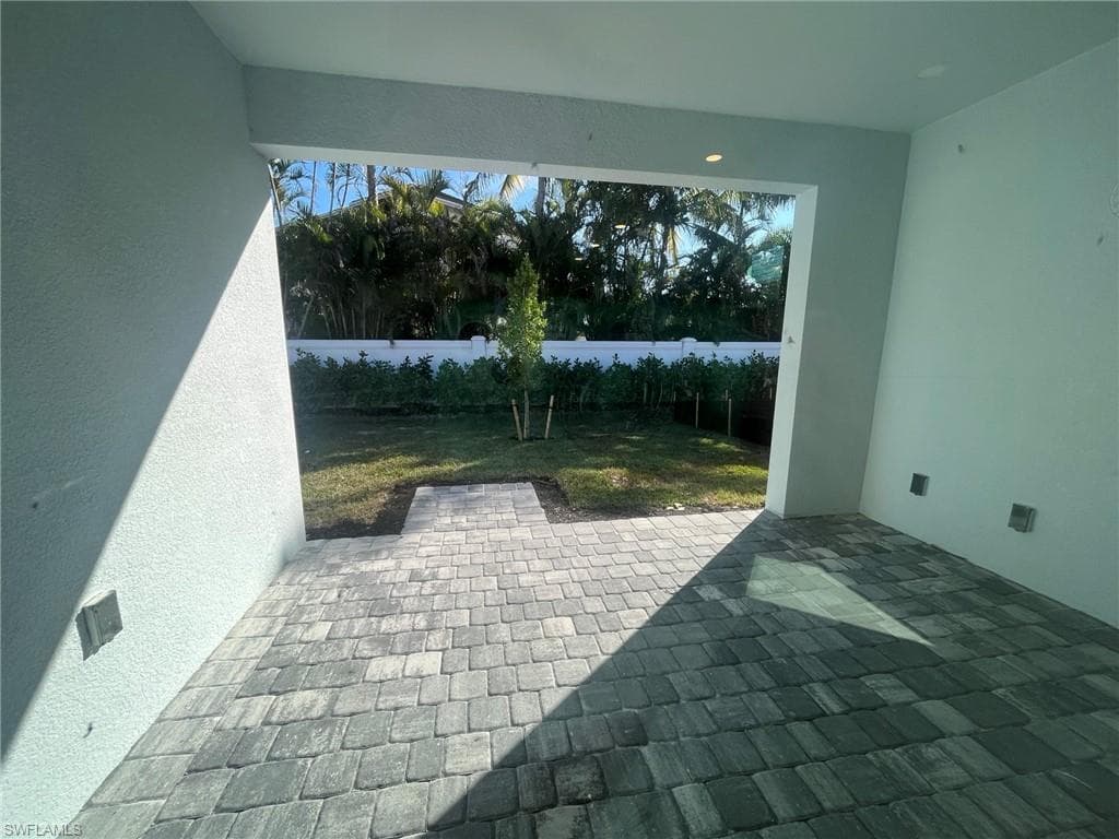 8873 Oceana Way, Naples, FL 34114-9