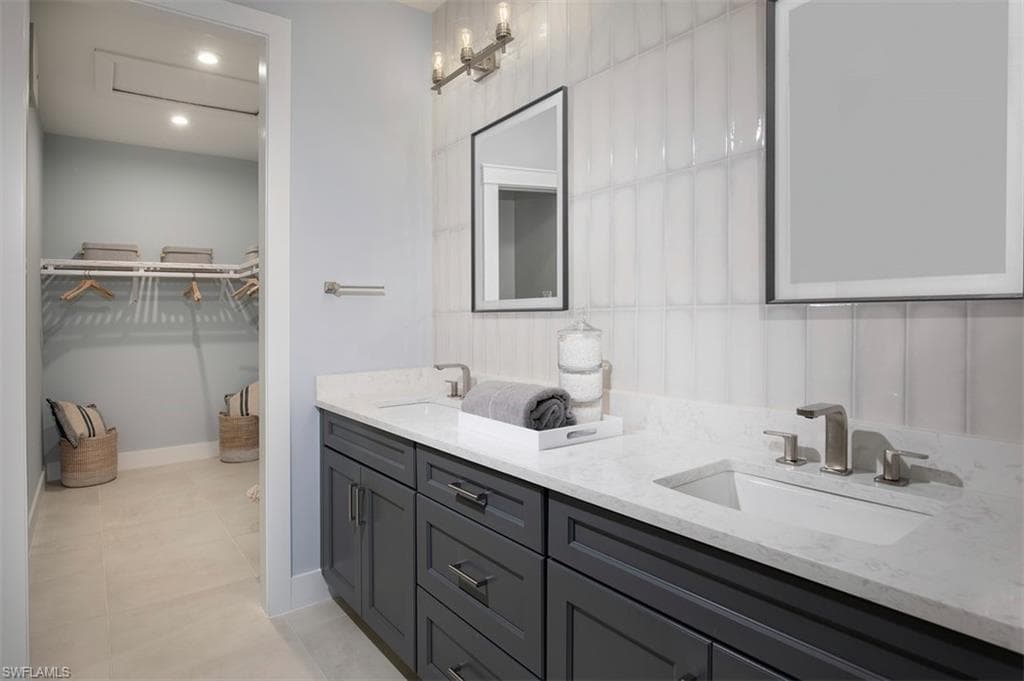 8873 Oceana Way, Naples, FL 34114-18