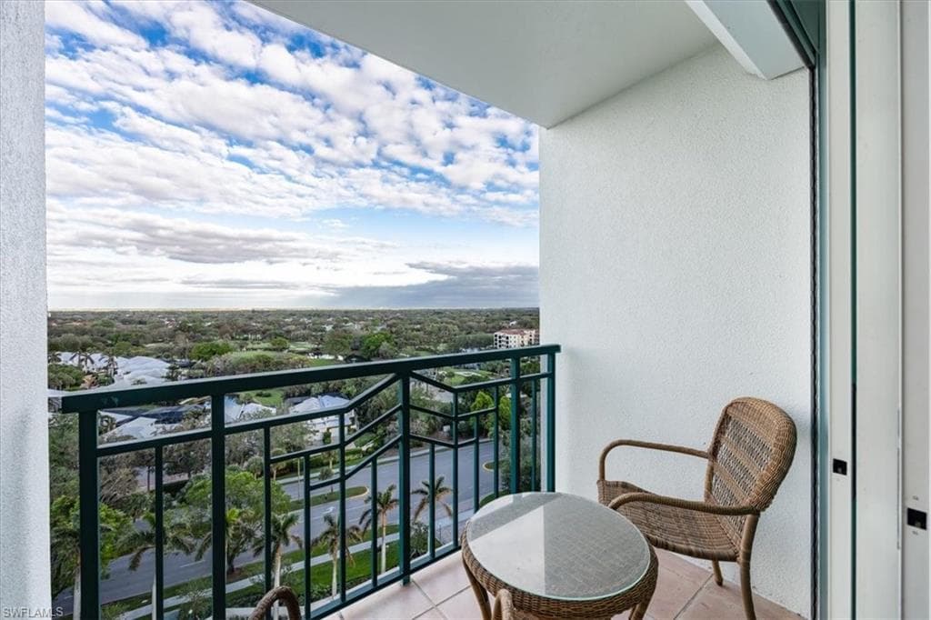 7515 Pelican Bay Blvd 14a, Naples, FL 34108-14