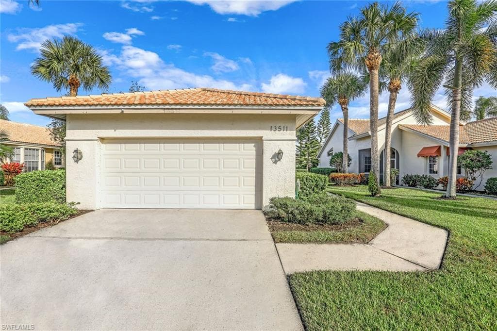 13511 Southampton Dr, Bonita Springs, FL 34135-4