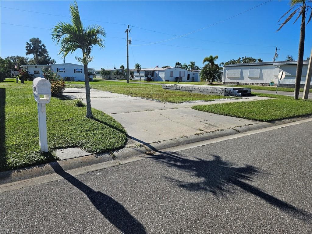 2771 Deerfield Dr, North Fort Myers, FL 33917-1