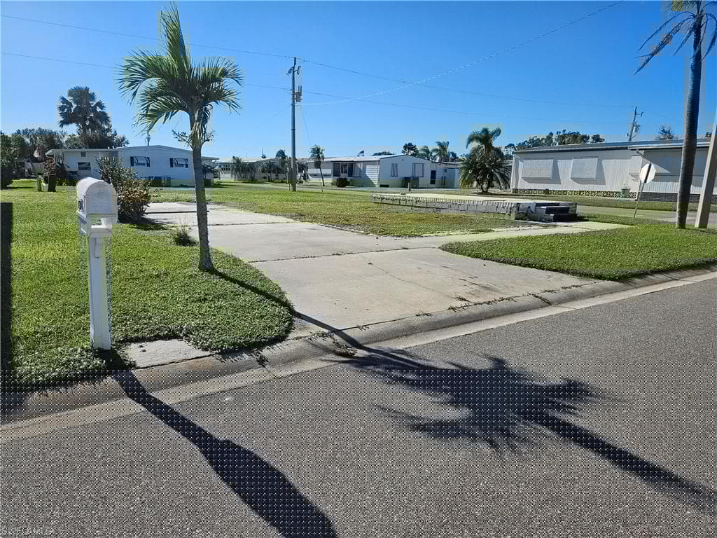 2771 Deerfield Dr, North Fort Myers, FL 33917-2
