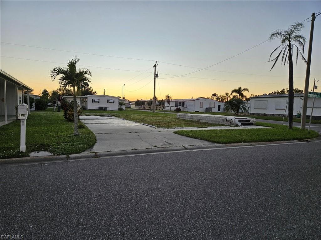 2771 Deerfield Dr, North Fort Myers, FL 33917-3