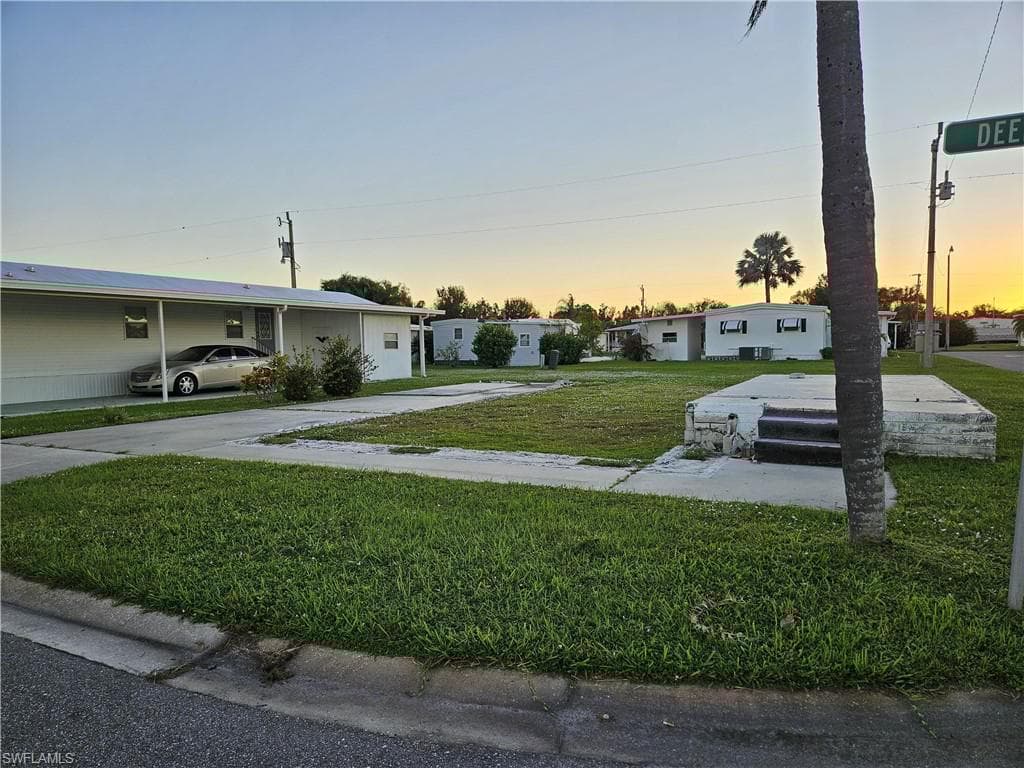 2771 Deerfield Dr, North Fort Myers, FL 33917-4