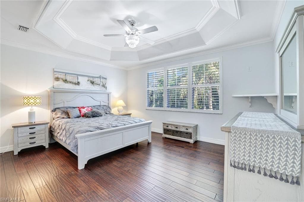 1350 Triandra Ln, Naples, FL 34119-9