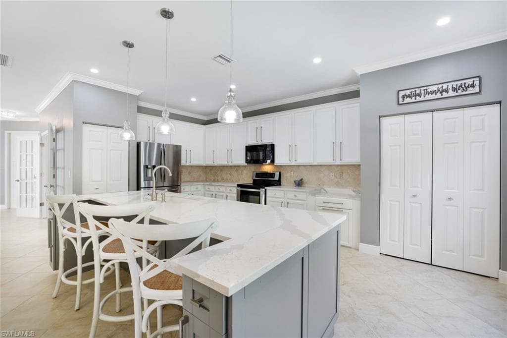 1350 Triandra Ln, Naples, FL 34119-2