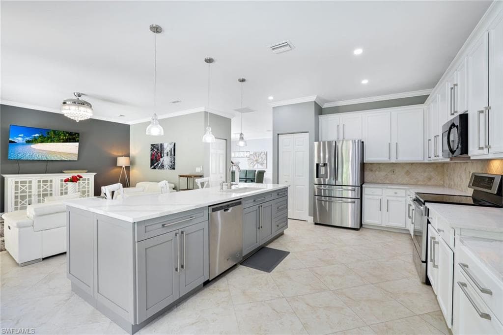 1350 Triandra Ln, Naples, FL 34119-3