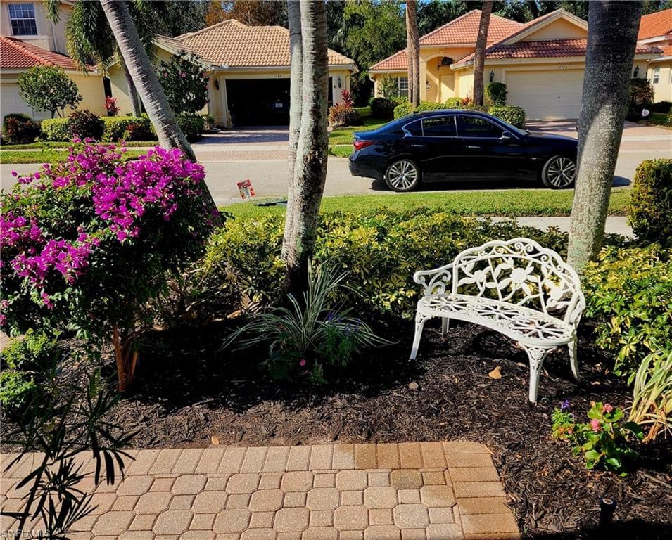 1350 Triandra Ln, Naples, FL 34119-8