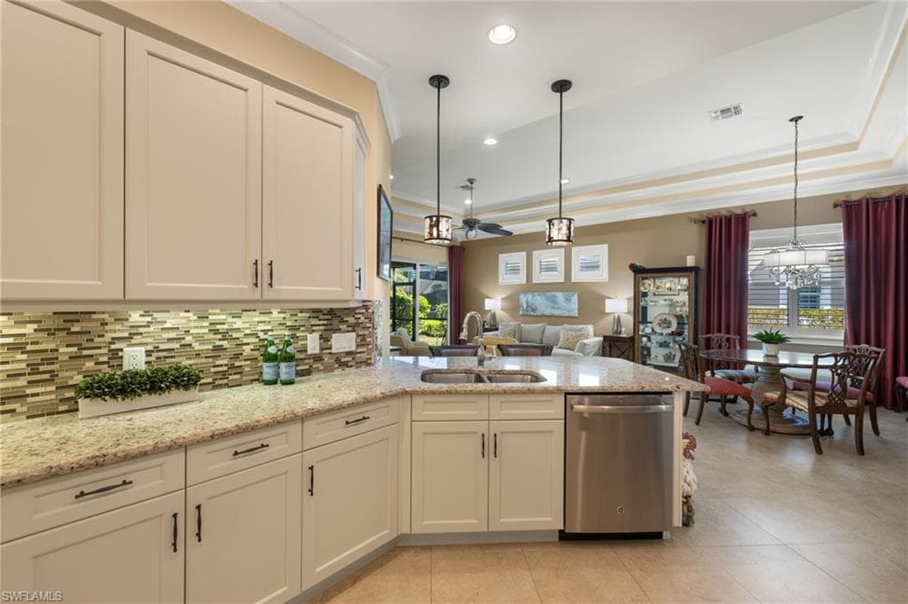 7014 Dominica Dr, Naples, FL 34113-11