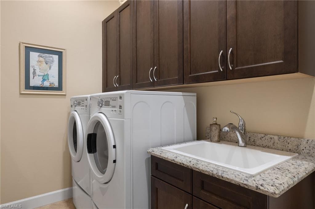 7014 Dominica Dr, Naples, FL 34113-21