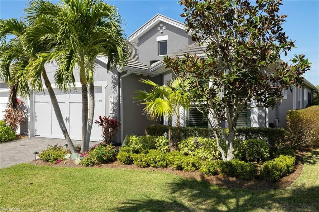 7014 Dominica Dr, Naples, FL 34113-34