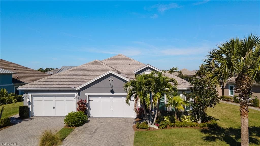 7014 Dominica Dr, Naples, FL 34113-3