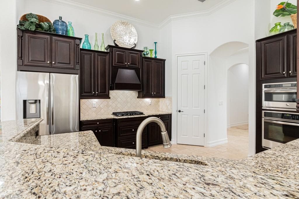 3273 Runaway Ln, Naples, FL 34114-18