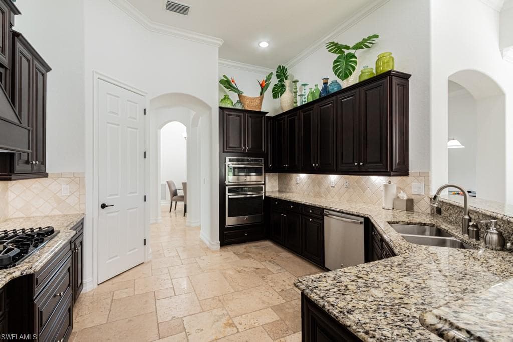 3273 Runaway Ln, Naples, FL 34114-19
