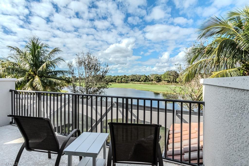 3273 Runaway Ln, Naples, FL 34114-32