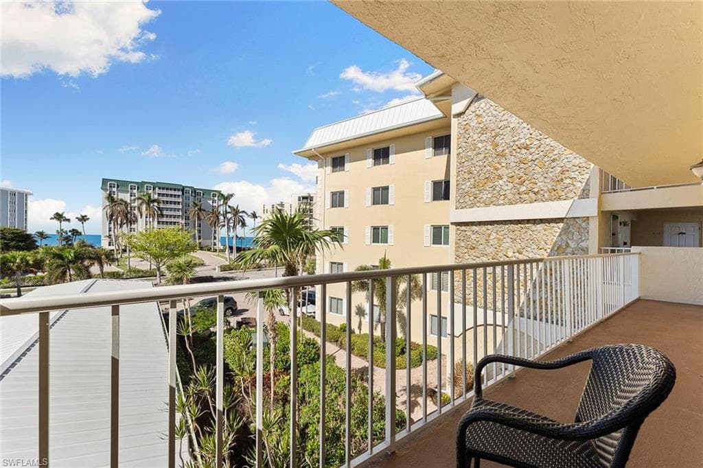 3000 Gulf Shore Blvd N 311, Naples, FL 34103-15